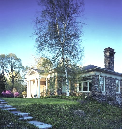 Zoom on the image : Gunn Memorial Library and Museum